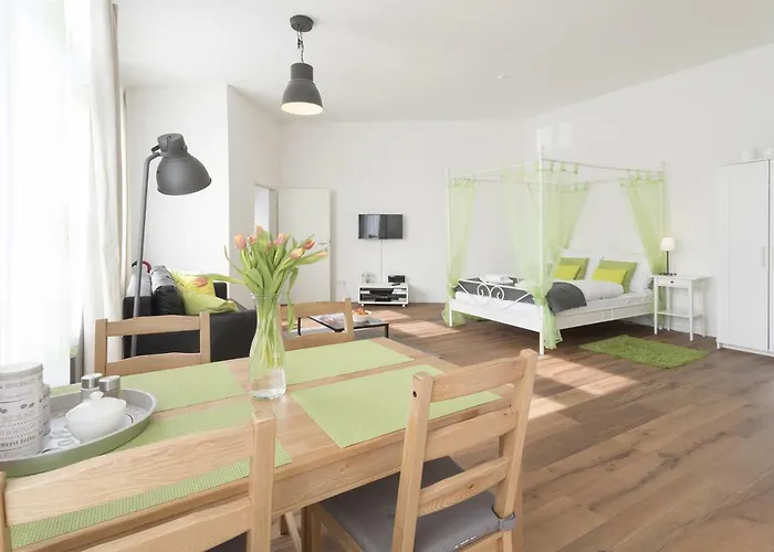 Niemetzstr 51 * Berlin