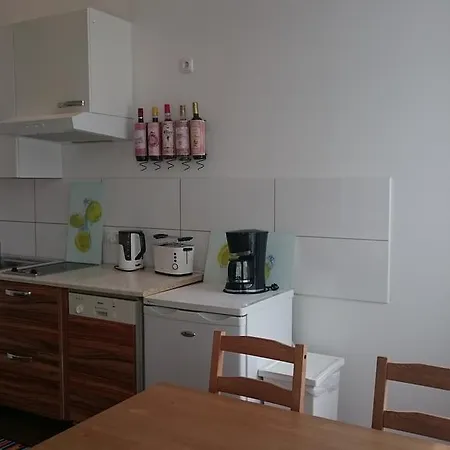 Niemetzstr 51 * Berlin