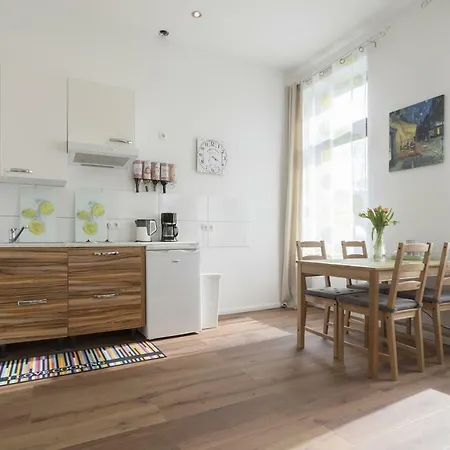 Niemetzstr 51 * Berlin